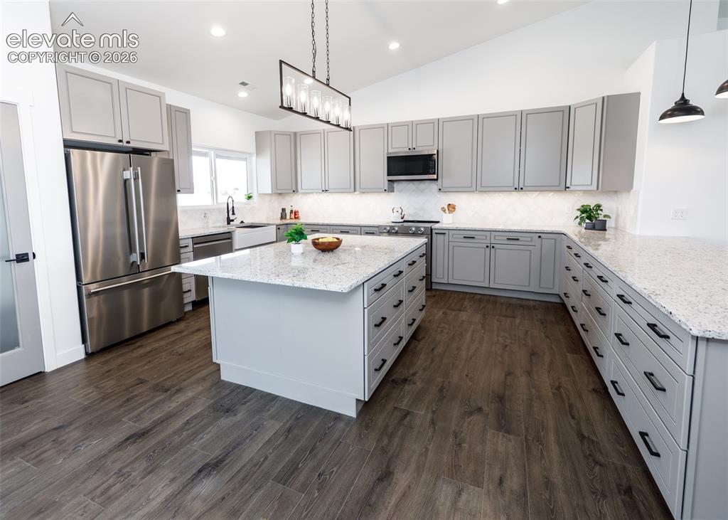 Image 11 of 37: Kitchen