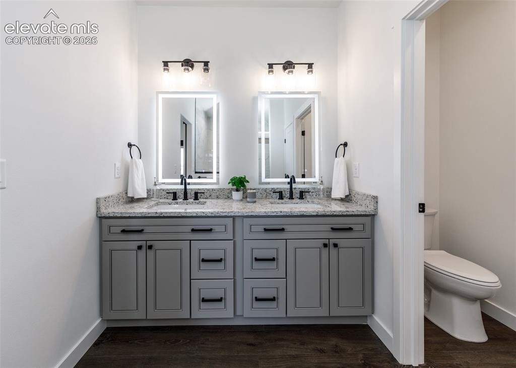 Image 18 of 37: Bathroom