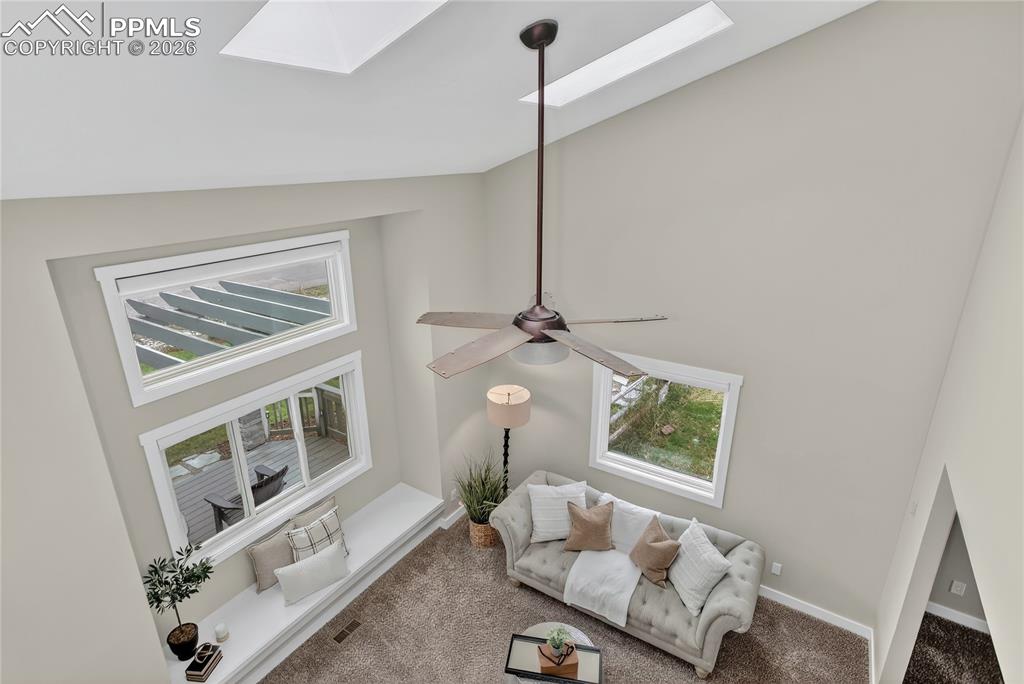 Image 4 of 32: Skylights for abundant natural light