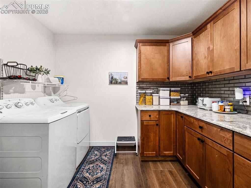 Image 11 of 34: Laundry