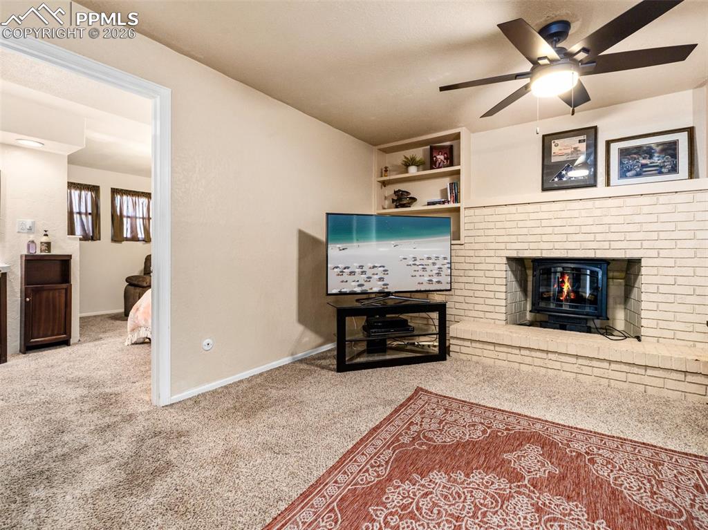 Image 13 of 34: Family Room