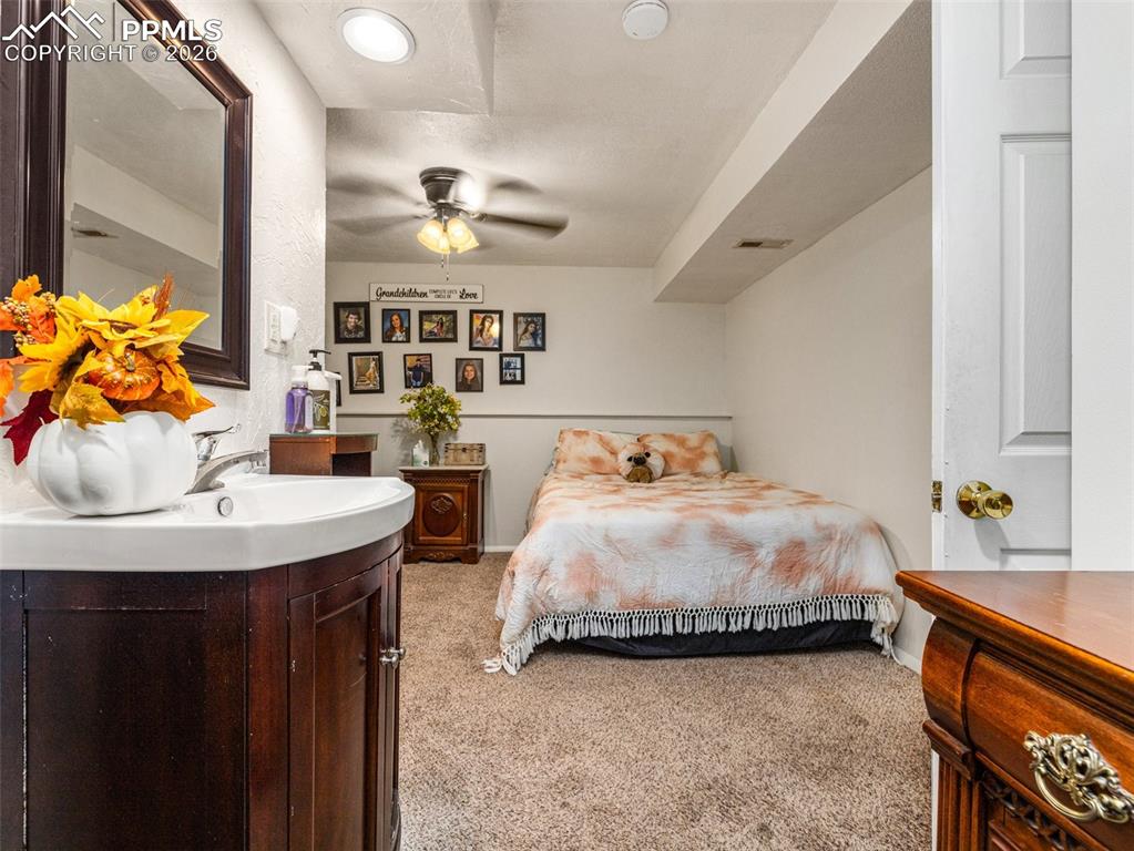 Image 15 of 34: Lower level 