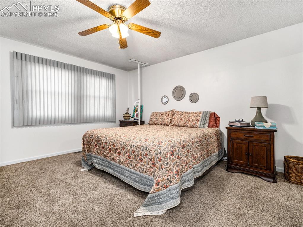 Image 22 of 34: Bedroom