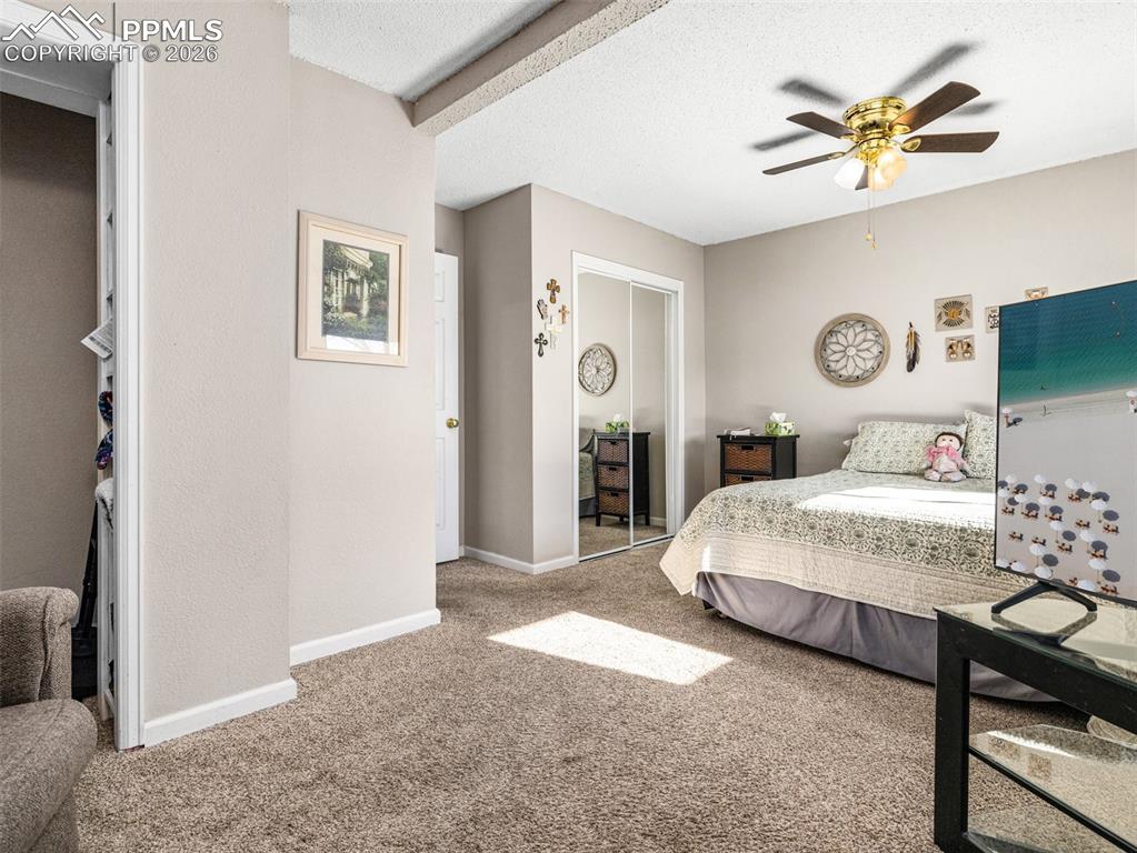 Image 23 of 34: Bedroom