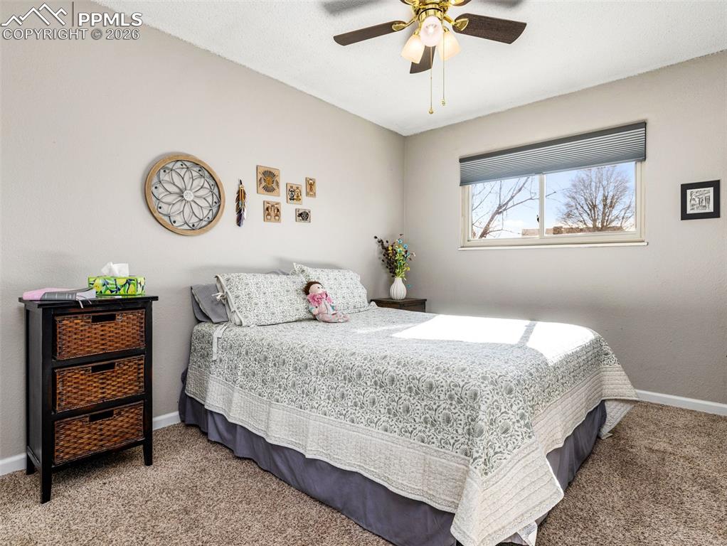 Image 25 of 34: Bedroom