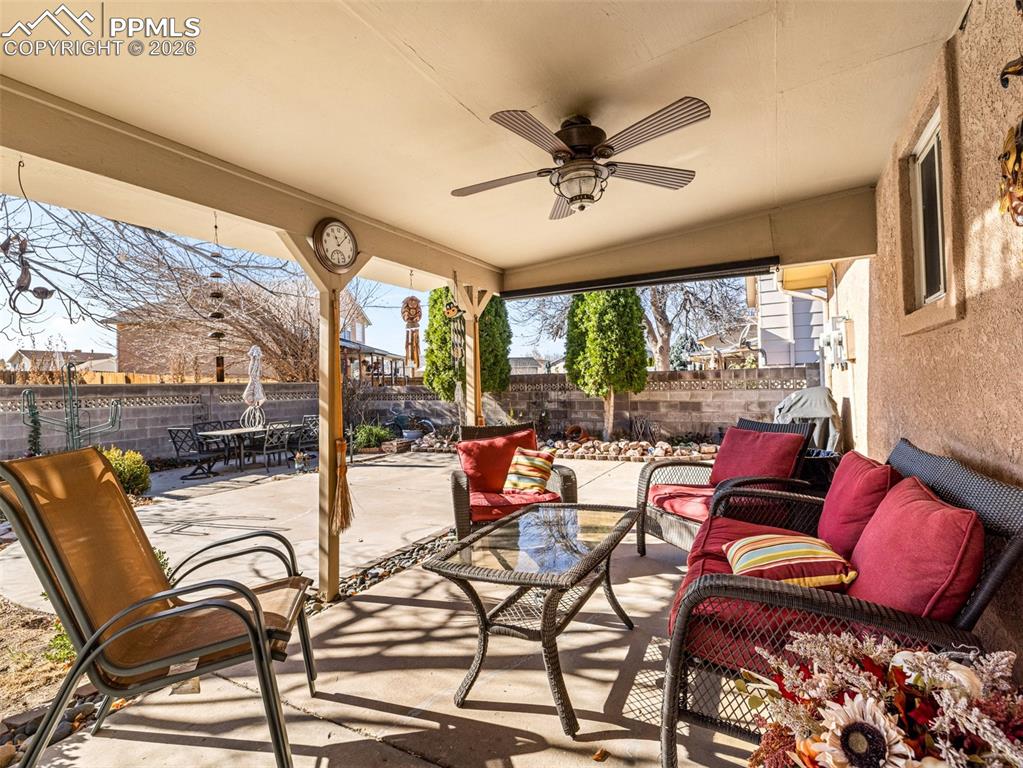 Image 27 of 34: Patio