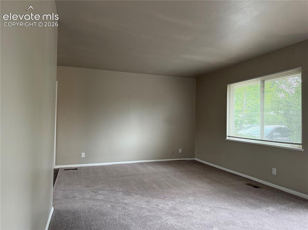 Image 5 of 16: Living Room
