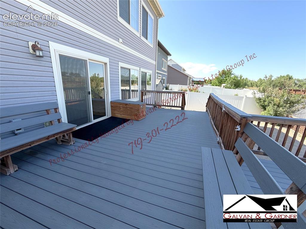 Image 47 of 50: Deck
