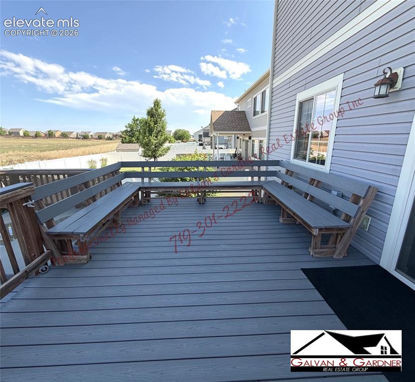 Image 49 of 50: Deck