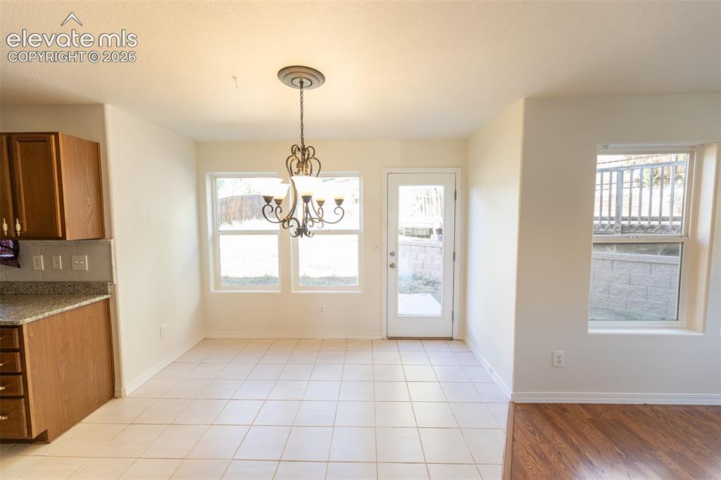 Image 11 of 48: Dining Area