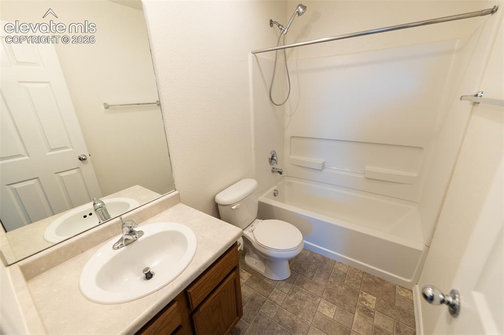Image 39 of 48: Bathroom