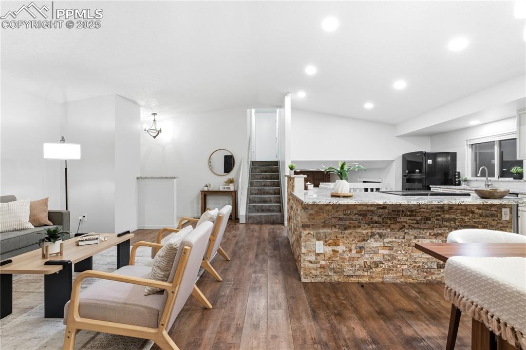 Image 5 of 31: Living Room