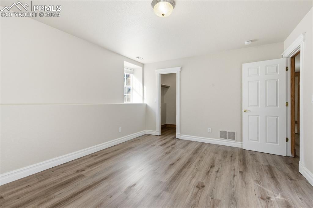 Image 33 of 48: Bedroom