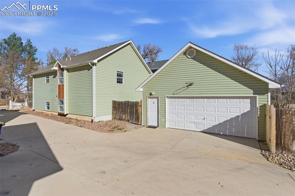 Image 39 of 48: Side of Structure