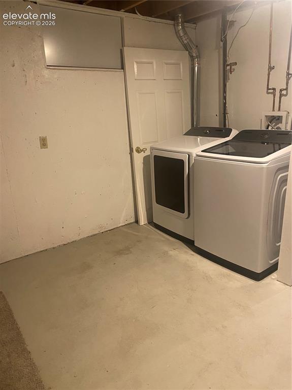 Image 18 of 30: Washer and dryer in Laundry area.