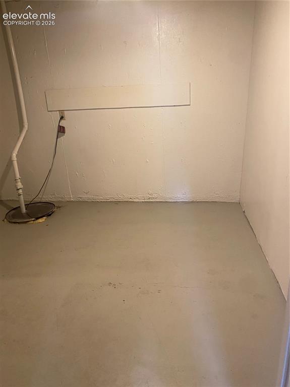 Image 22 of 30: Storage area 11