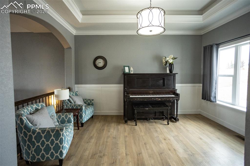 Image 14 of 50: Sitting Room