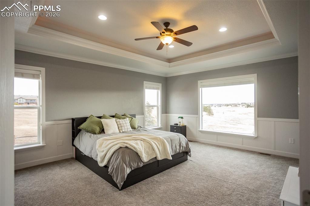 Image 15 of 50: Bedroom