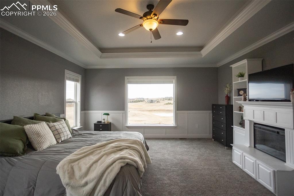 Image 16 of 50: Bedroom