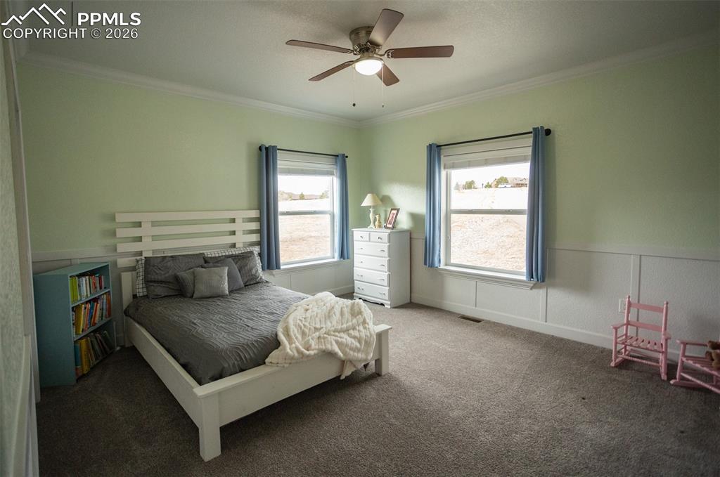 Image 20 of 50: Bedroom