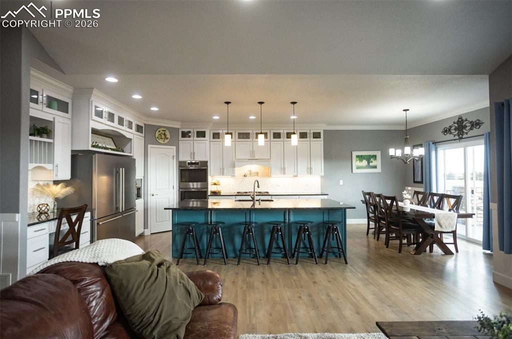 Image 5 of 50: Kitchen