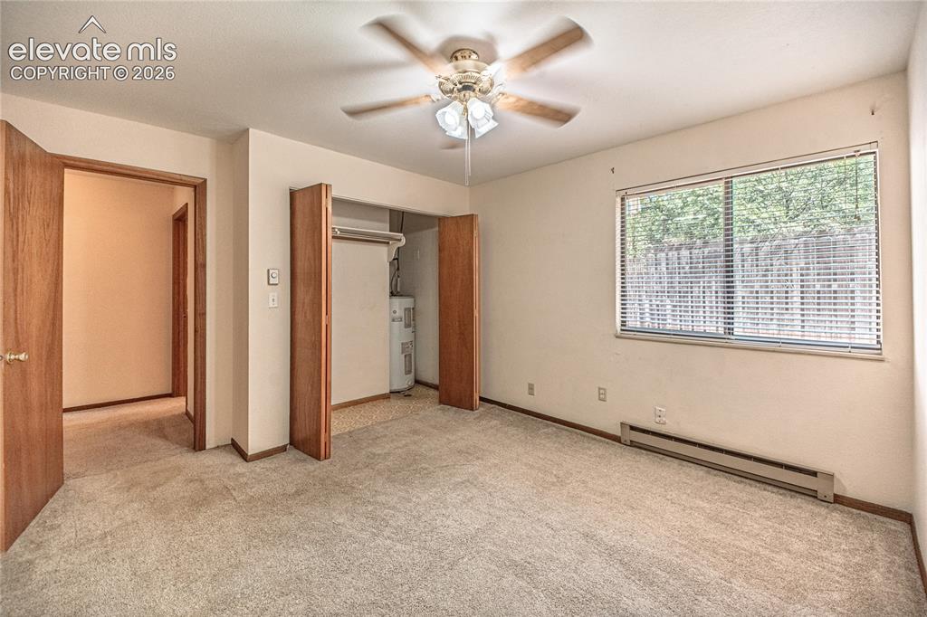 Image 19 of 29: Bedroom