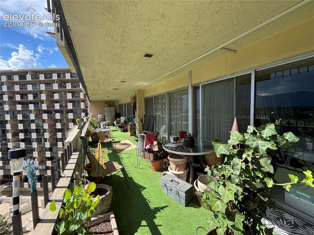 Image 15 of 15: Patio
