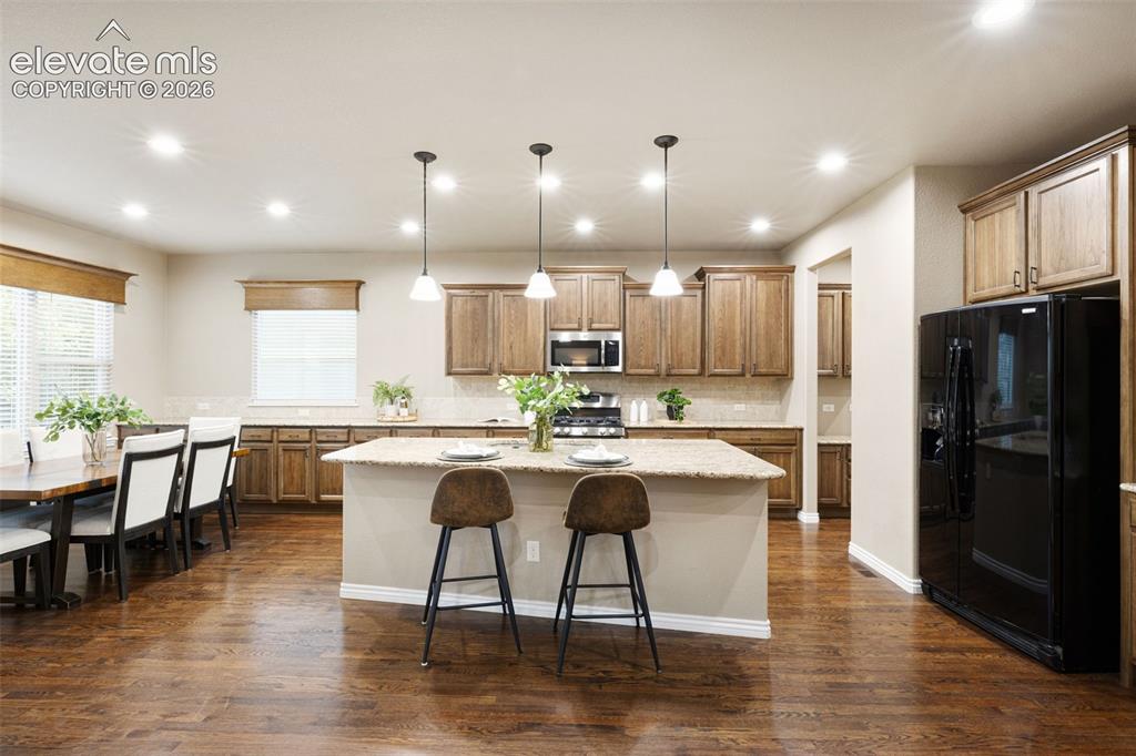 Image 10 of 43: Kitchen