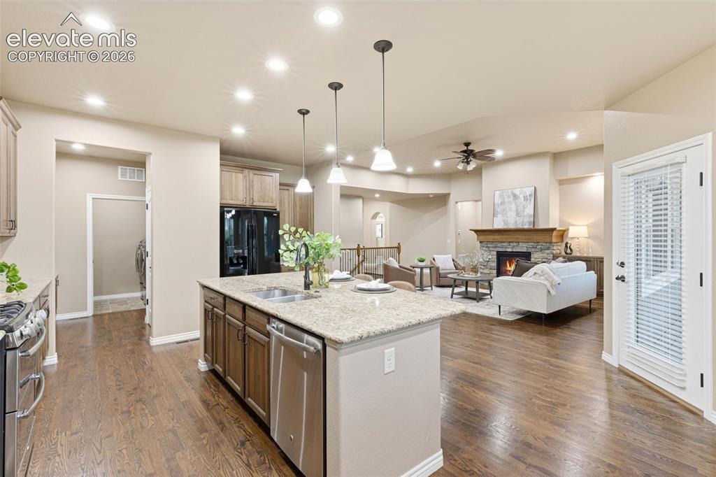Image 12 of 43: Kitchen