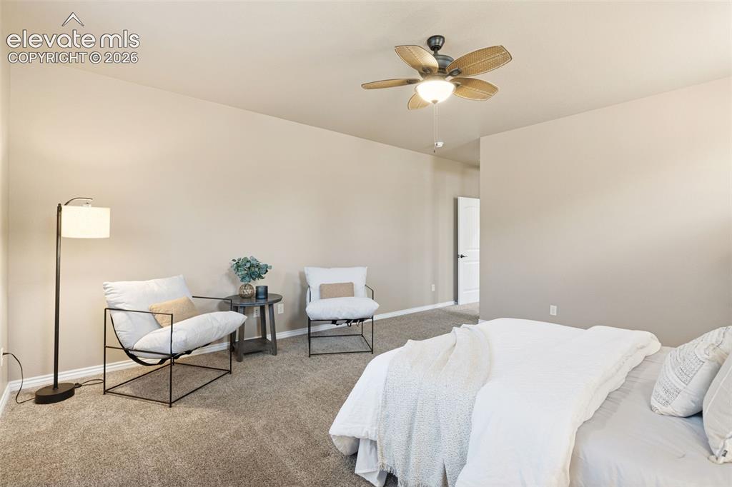 Image 18 of 43: Bedroom