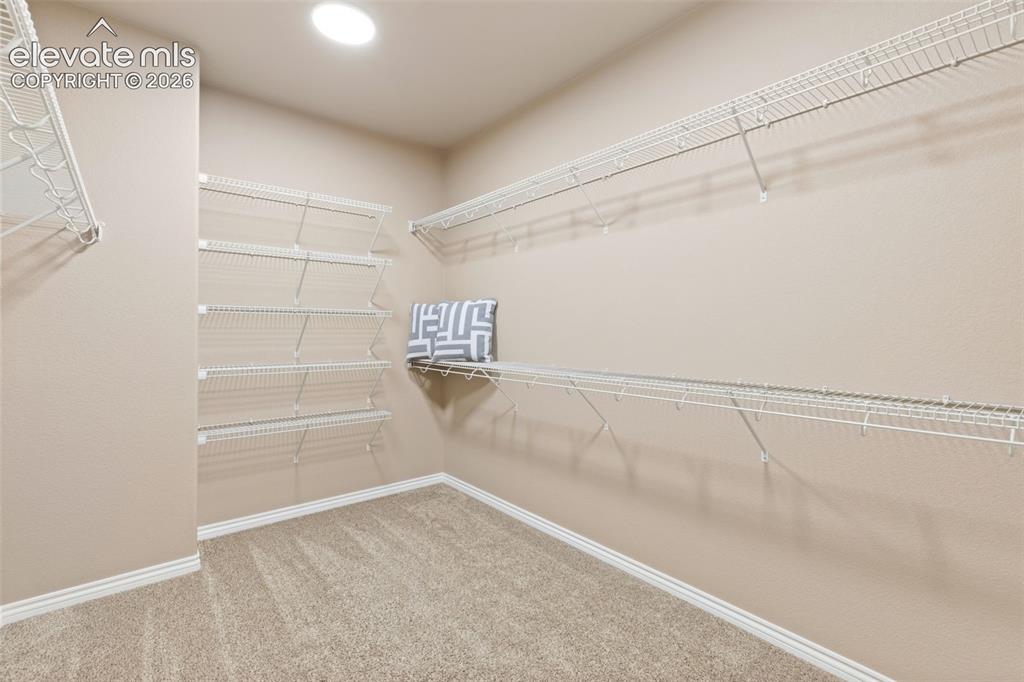 Image 23 of 43: Closet