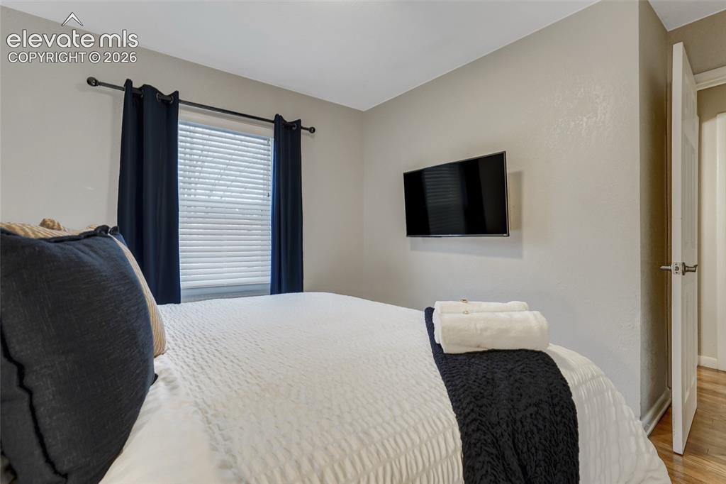 Image 16 of 49: Bedroom