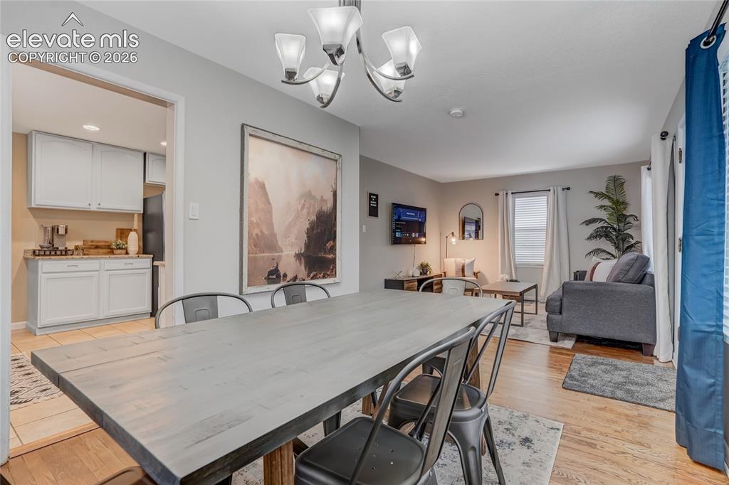 Image 9 of 49: Dining Area