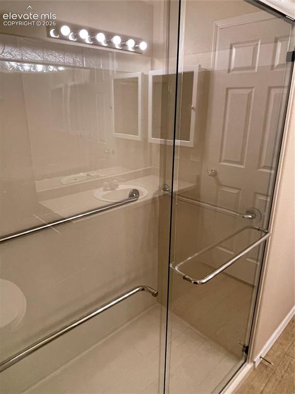Image 31 of 45: Walk-in Shower