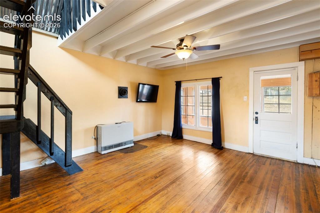 Image 11 of 45: Living Room