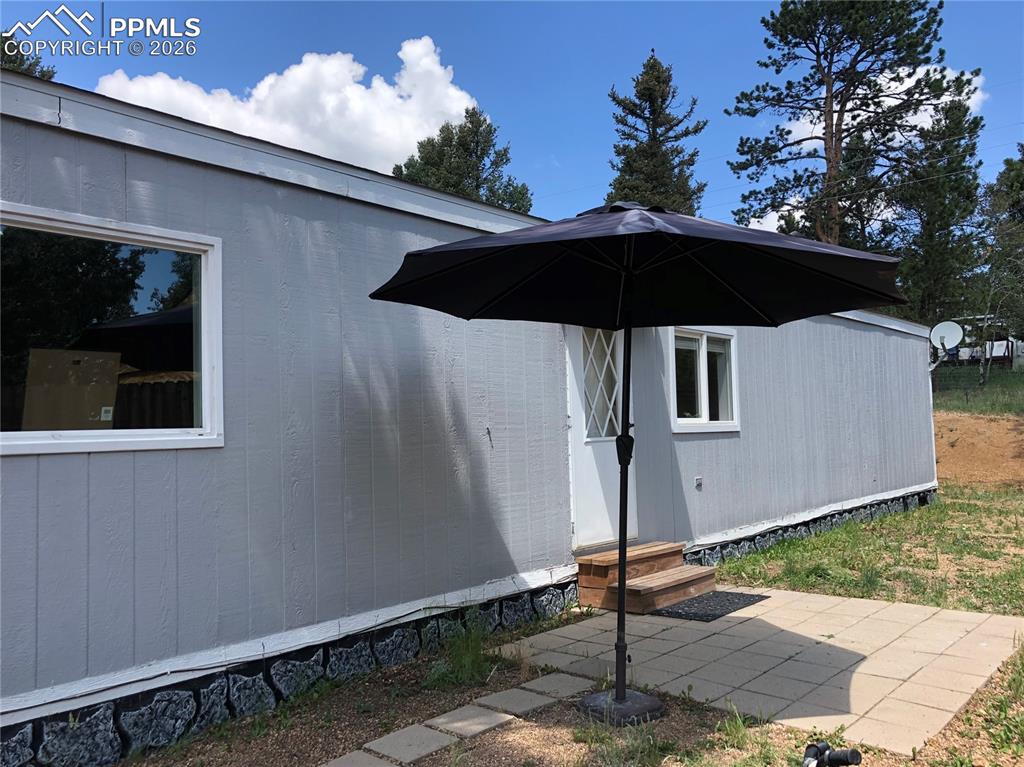 Image 20 of 30: Outdoor Patio for BBQ