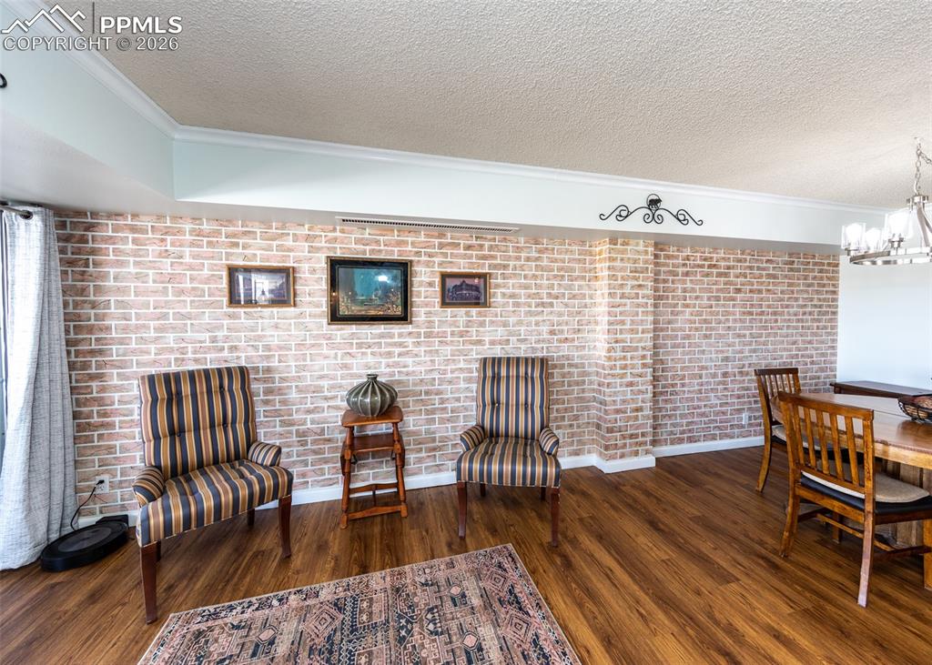 Image 7 of 28: Sitting Room