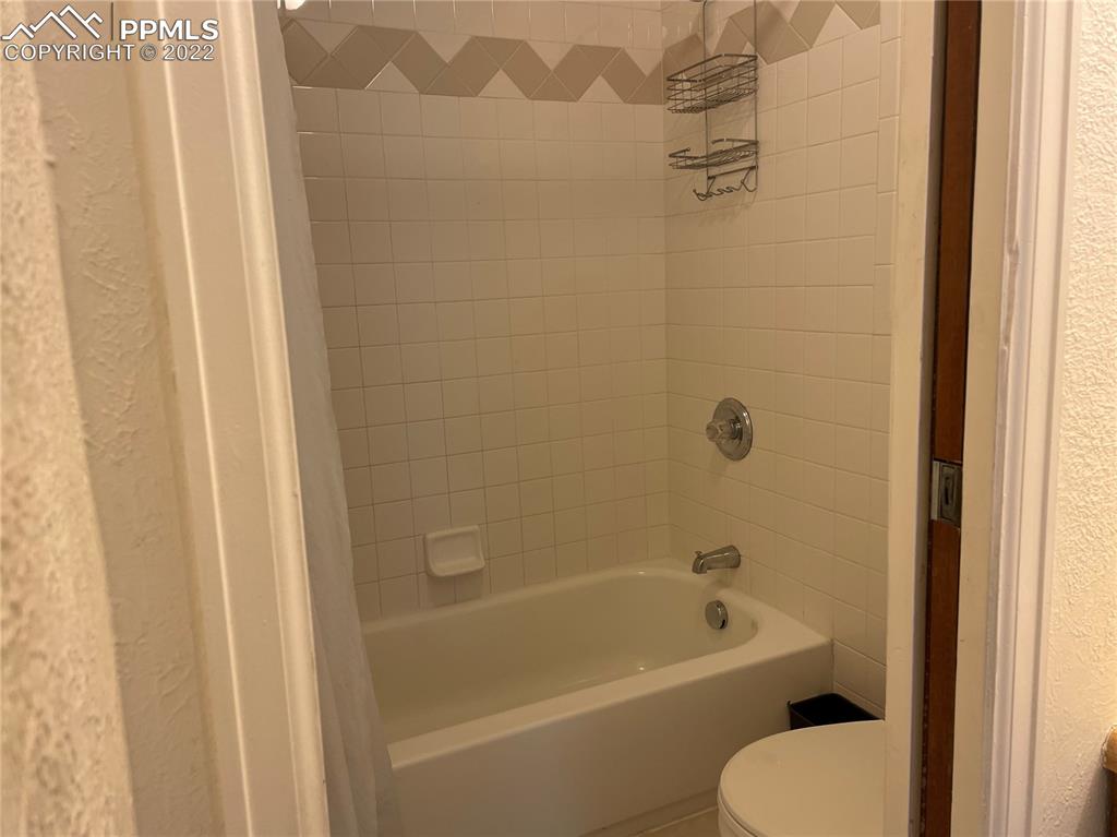Listing 1252439, Image 17 of 35
