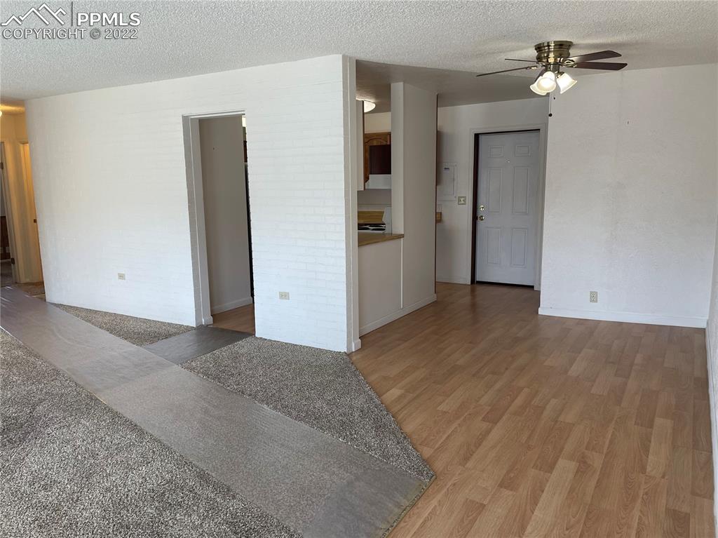 Listing 1252439, Image 4 of 35