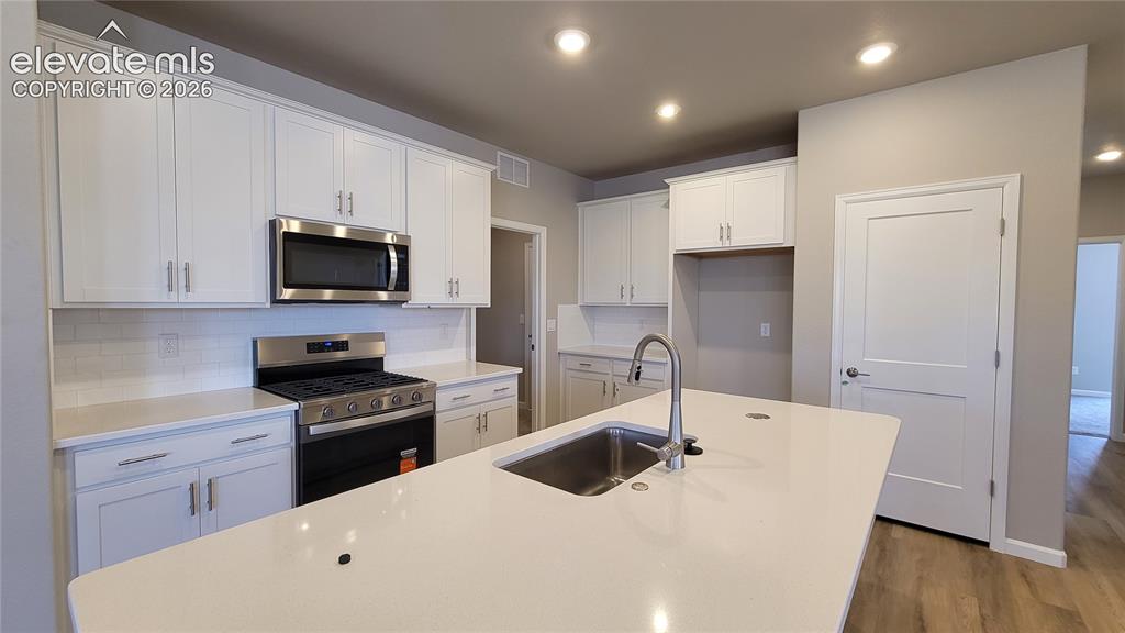 Image 11 of 42: Kitchen