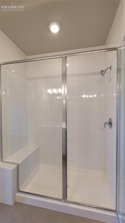 Image 16 of 42: Bathroom