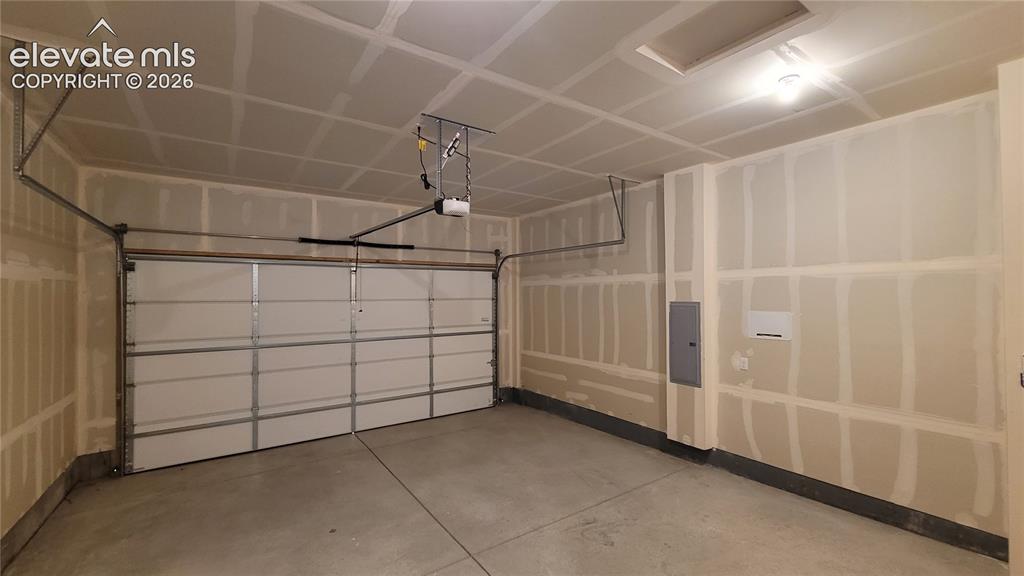 Image 33 of 42: 2-Car Garage!