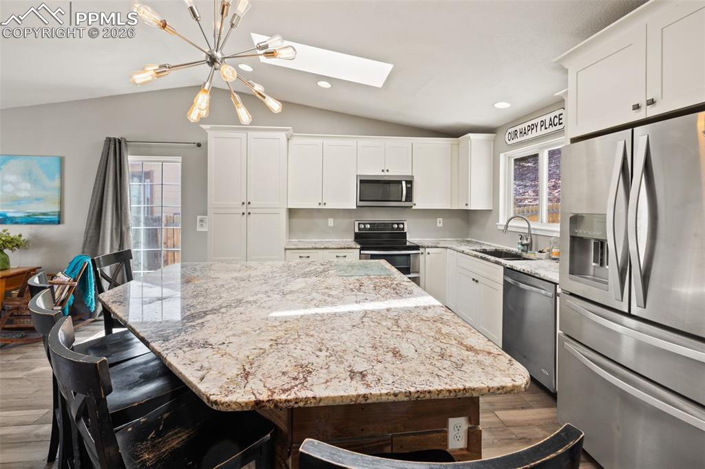 Image 10 of 42: Kitchen