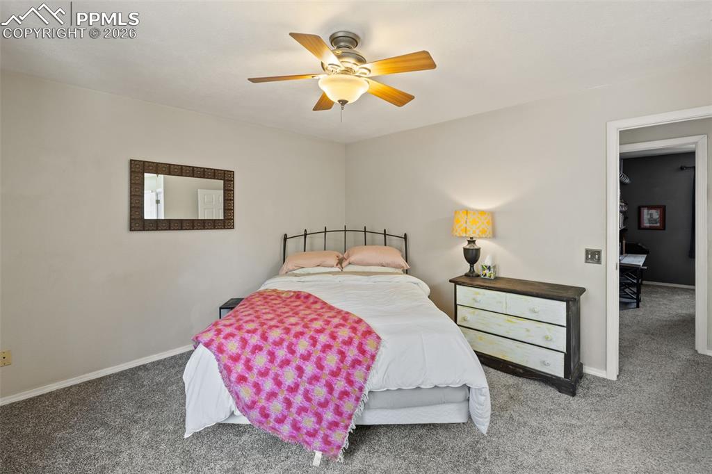 Image 17 of 42: Bedroom