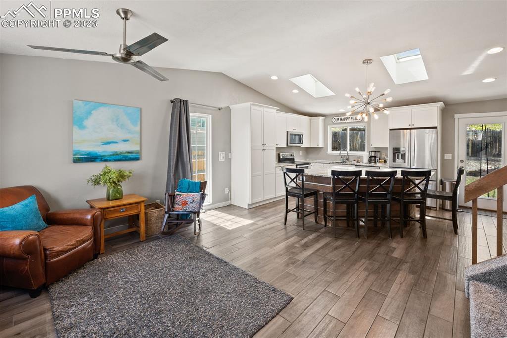 Image 2 of 42: Dining Area