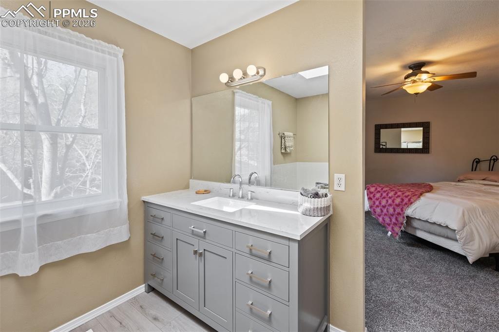 Image 20 of 42: Bathroom