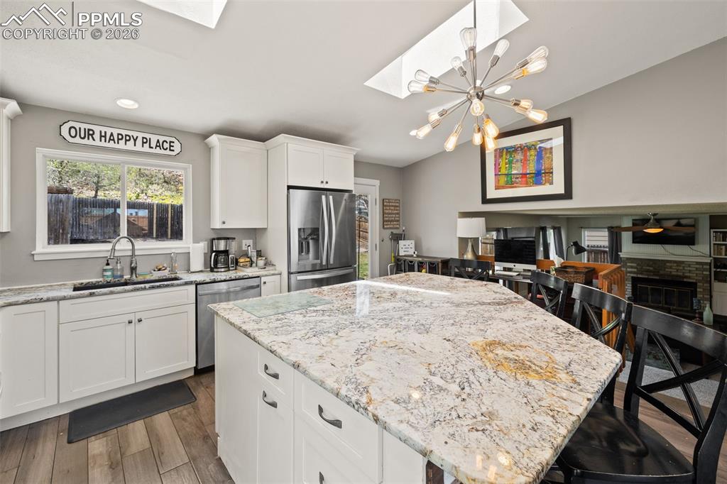 Image 7 of 42: Kitchen