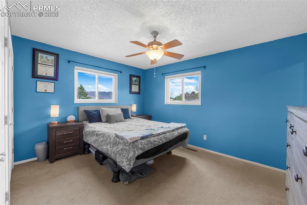 Image 13 of 36: Bedroom