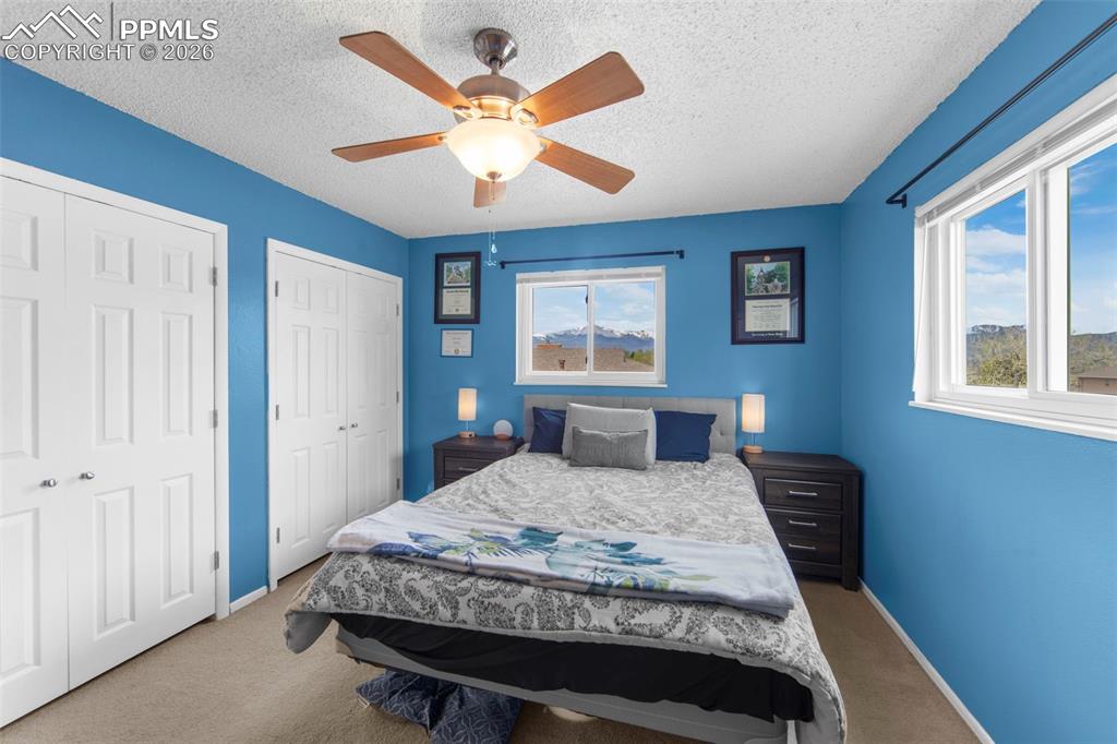 Image 14 of 36: Bedroom