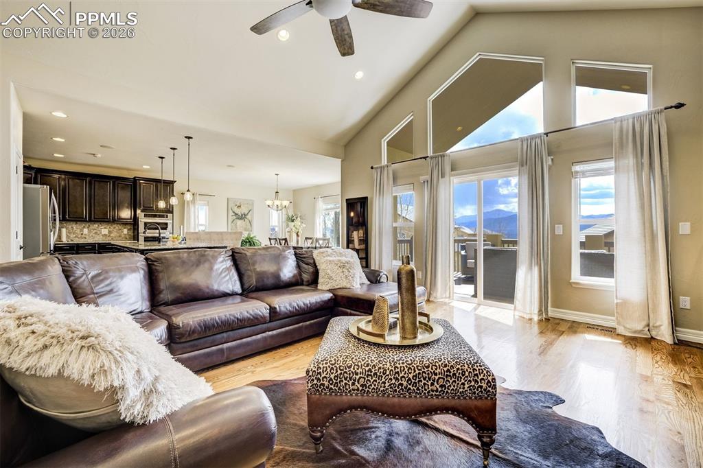 Image 2 of 50: Living Room